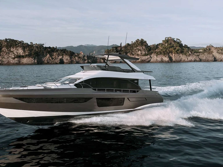 Location Yacht Azimut avec permis