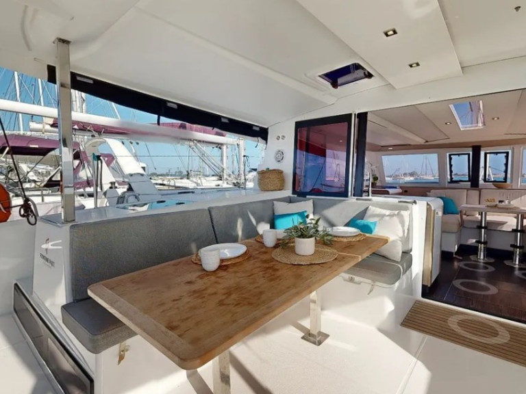 Location Catamaran à Paros (Ile) - Fountaine Pajot Isla 40