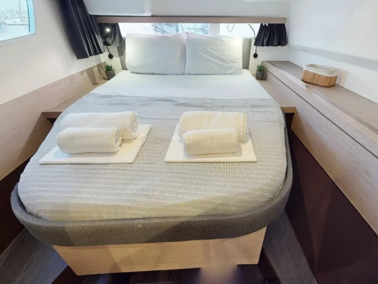 Louer Catamaran avec ou sans skipper Fountaine Pajot à Paros (Ile)