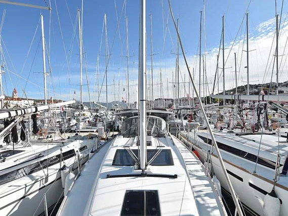 Louez un Dufour Dufour 382 Grand Large à Pula