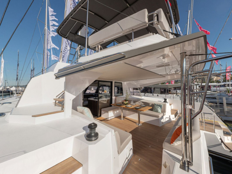 Louer Catamaran avec ou sans skipper Nautitech à Álimos