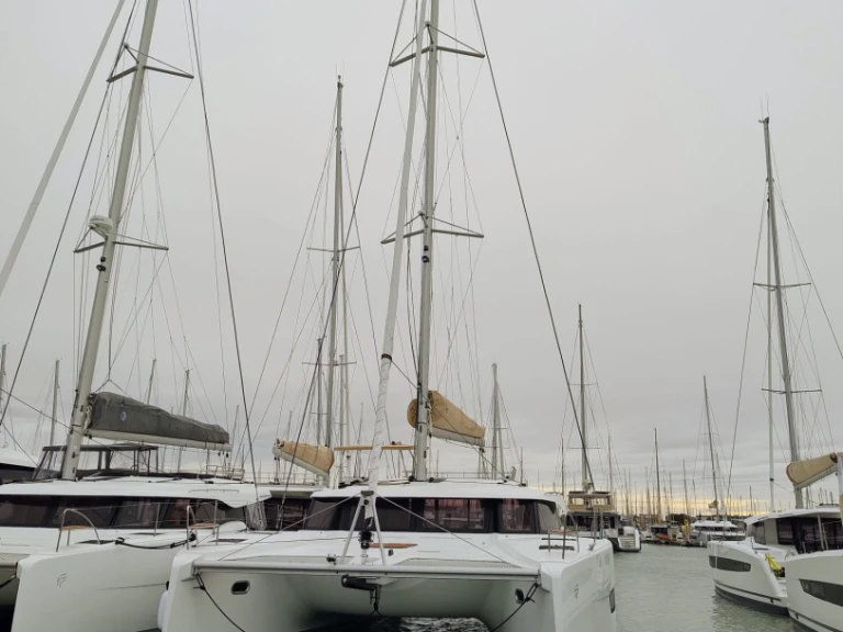 Location Catamaran Fountaine Pajot avec permis