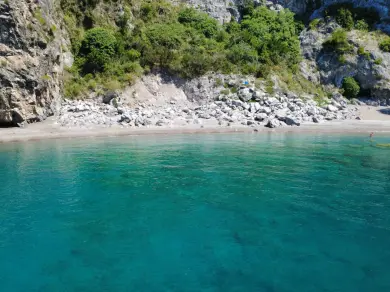 Location Bateau à moteur à Salerne - Acquaviva 30 EXE