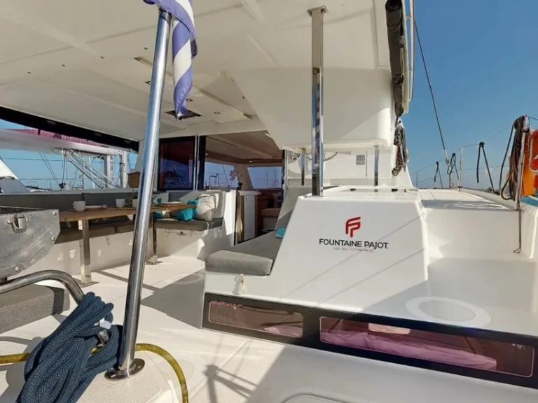 Location bateau Fountaine Pajot Isla 40 à Paros (Ile) sur Samboat