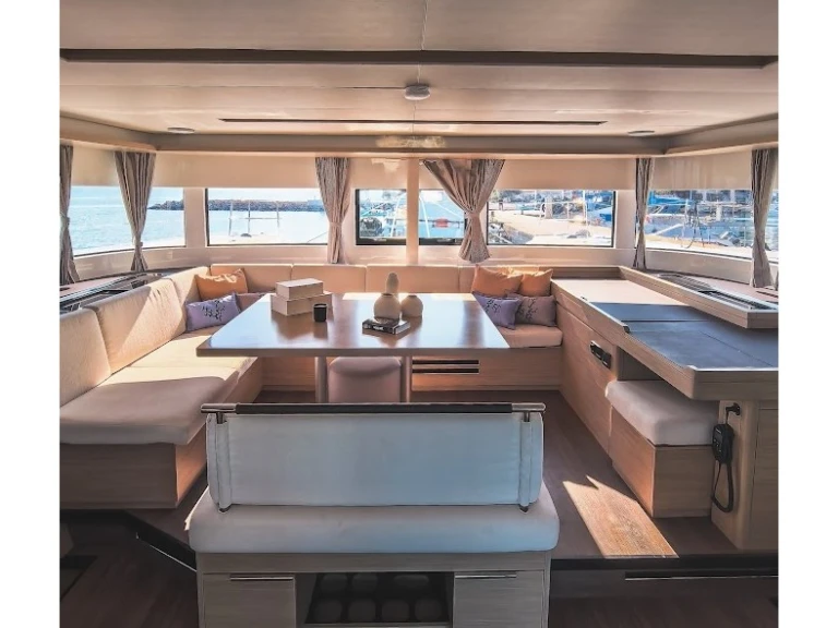 Location Catamaran à Toúrlos - Lagoon Lagoon 51