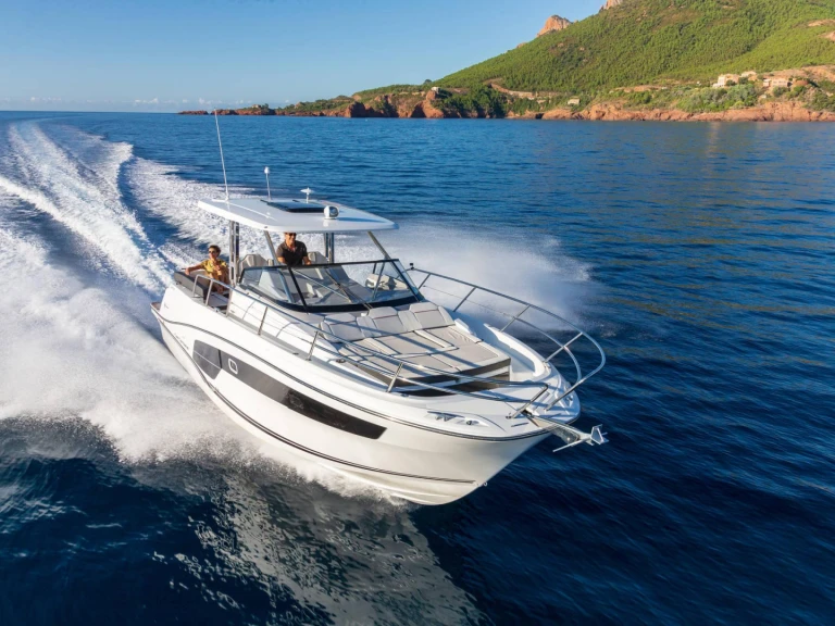 Location Bateau à moteur à Palma de Majorque - Jeanneau Cap Camarat 10.5 WA