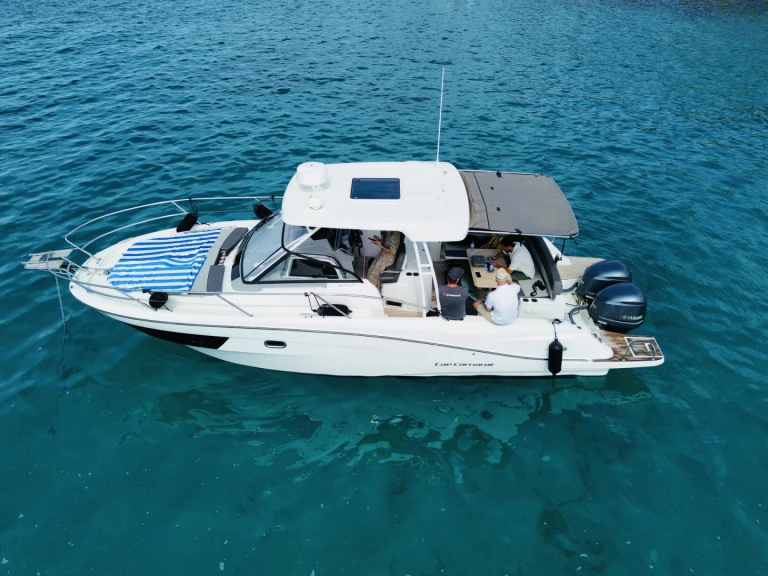 Location Bateau à moteur Jeanneau avec permis