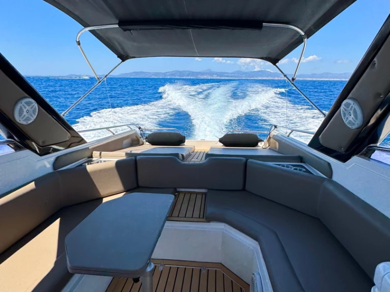 Location Bateau à moteur Sunseeker avec permis