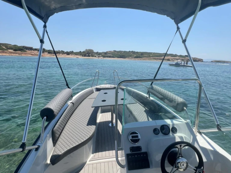 Louer Bateau à moteur avec ou sans skipper ISATEK TEKNE à Glyfáda