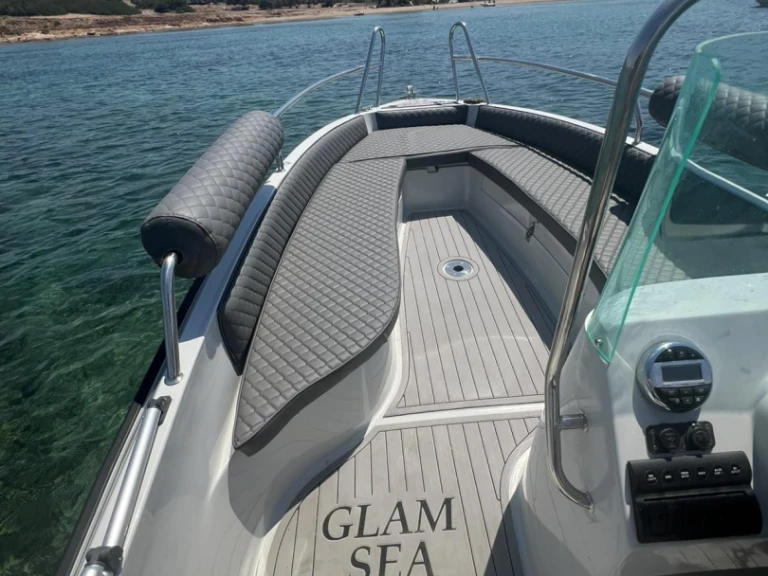 Location Bateau à moteur ISATEK TEKNE avec permis