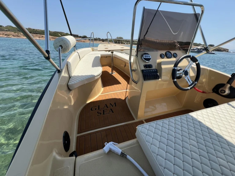Location Bateau à moteur à Glyfáda - ISATEK TEKNE COBRA 495