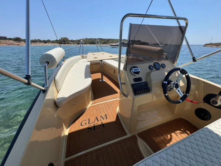Location à Glyfáda - ISATEK TEKNE COBRA 495 sur SamBoat