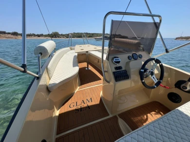 ISATEK TEKNE COBRA 495 in Glyfáda on SamBoat
