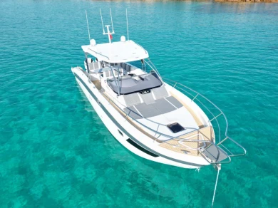 Alquiler de embarcaciones Saver Saver 330 Sport enMarina di Portisco en Samboat