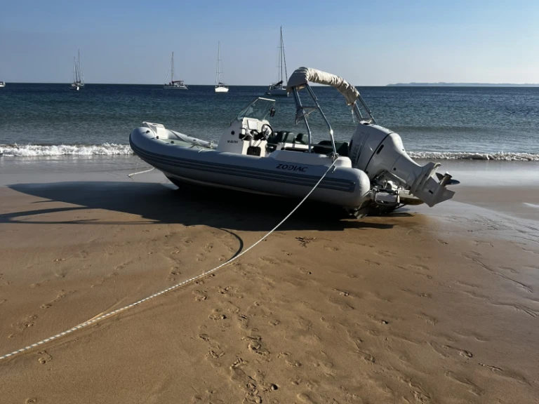 Louez un Zodiac Medline 6.8 à Arzon
