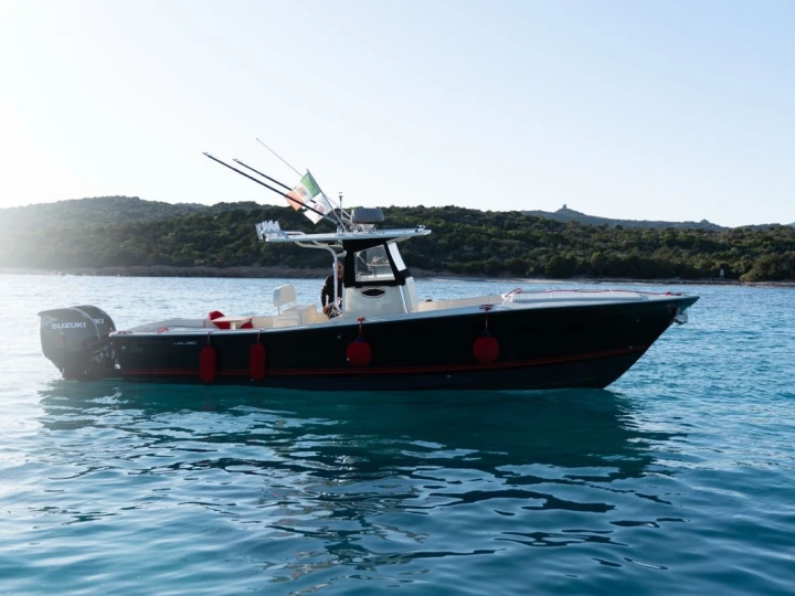 Louer Bateau à moteur avec ou sans skipper Allcustom à Marina di Portisco
