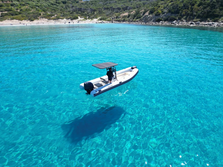 Location bateau Novamarine RH600 à Villasimius sur Samboat
