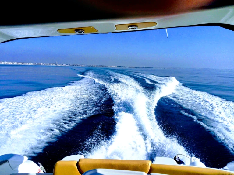 Louer Bateau à moteur avec ou sans skipper Sessa Marine à Salou