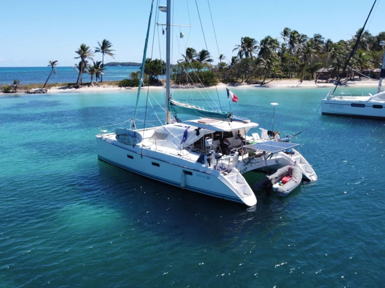 Location bateau Uturoa pas cher Nautitech 40