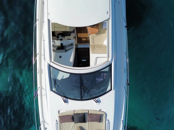 Louez un Prestige Yachts 590 à Paris