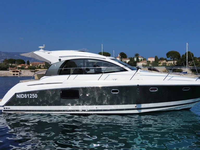 Location Yacht à Paris - Prestige Yachts 590
