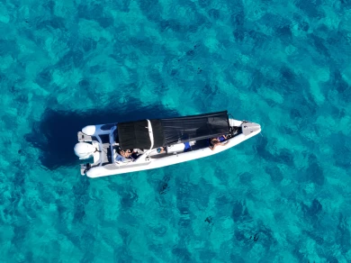 Huur een Fost Matrix 32 in Marina Aliki