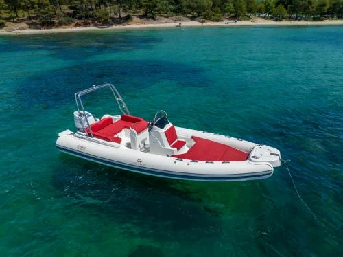 Location bateau Bandol pas cher FANALE MODELE 600