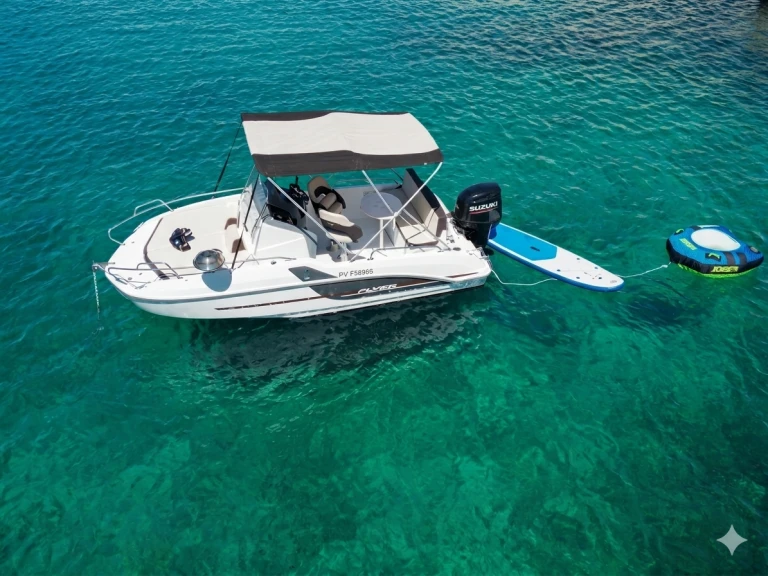 Location Bateau à moteur Bénéteau avec permis
