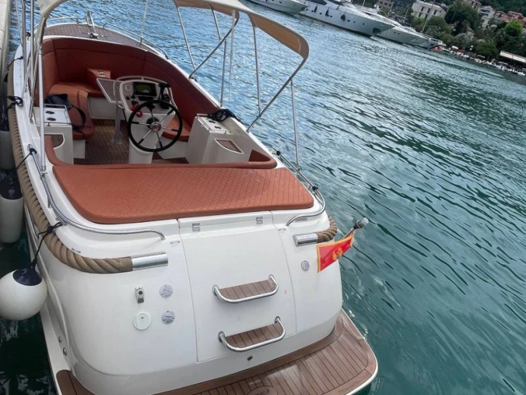 Location Bateau à moteur à Budva - Truszczynscy boats Primeur 715