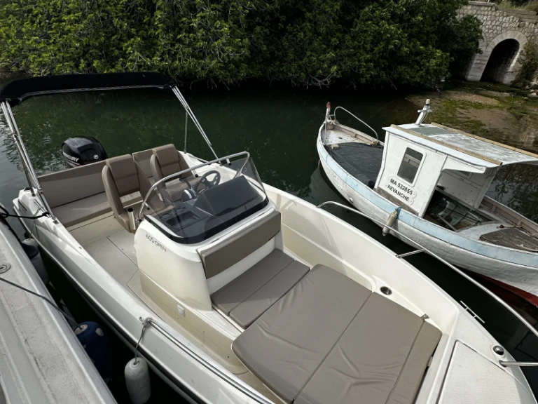 Location bateau Marseille pas cher Activ 605 Open Pack Sport