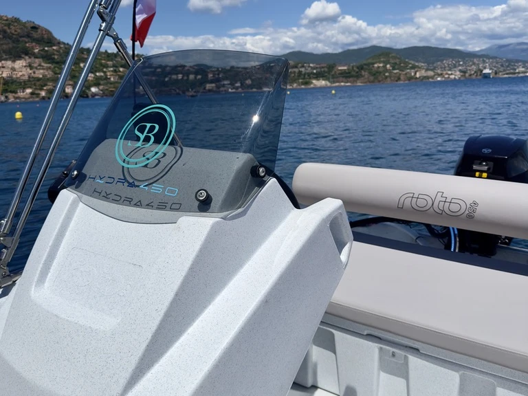 Location Bateau à moteur ROTO avec permis