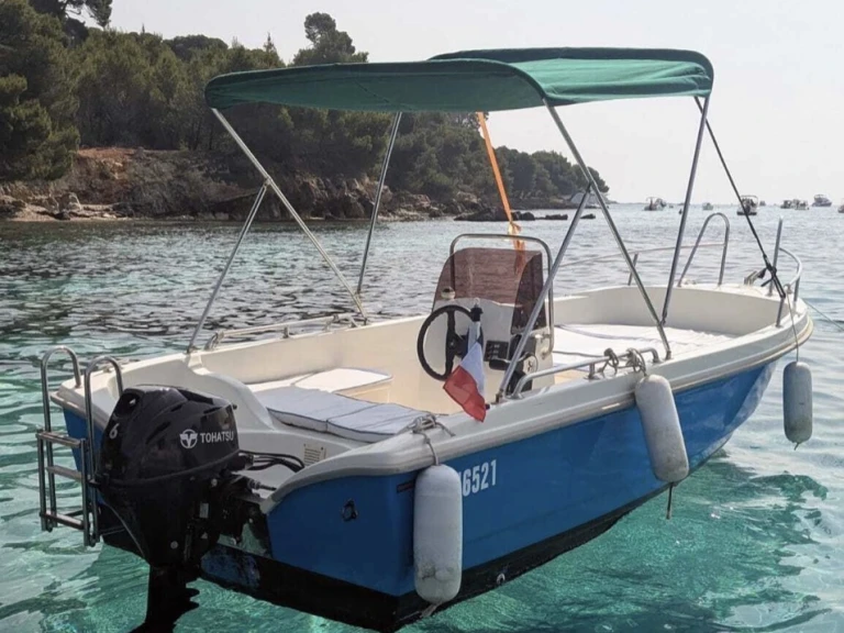 Louer Bateau à moteur avec ou sans skipper SAFTER Marine à Cannes