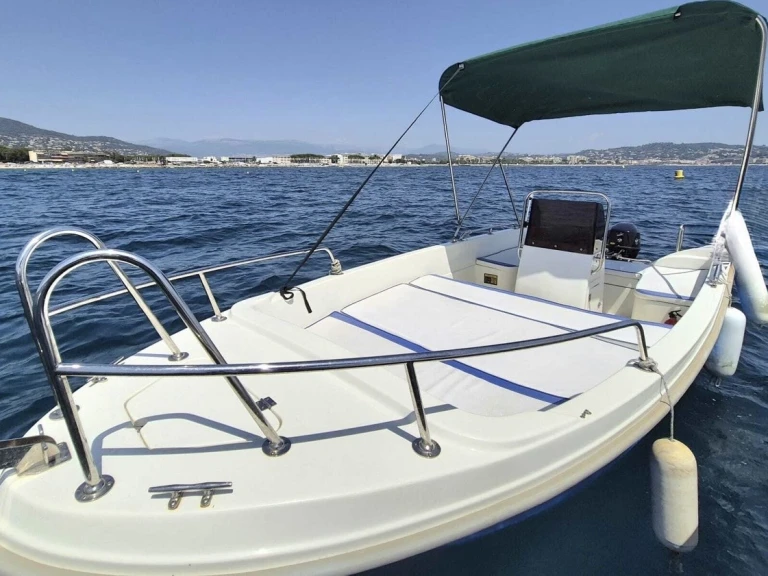 Location Bateau à moteur SAFTER Marine avec permis