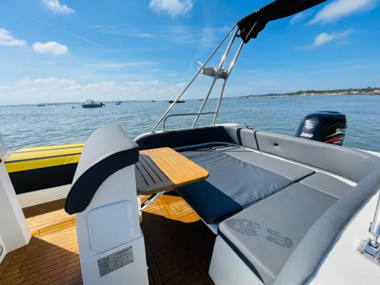 Nautica Led Nautica Led 750 GS a louer à Lège-Cap-Ferret