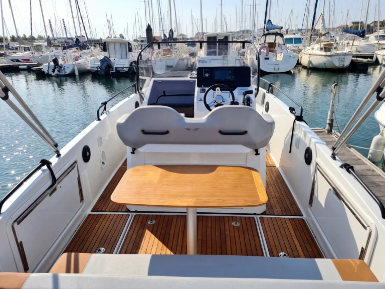 Location Bateau à moteur Bénéteau avec permis