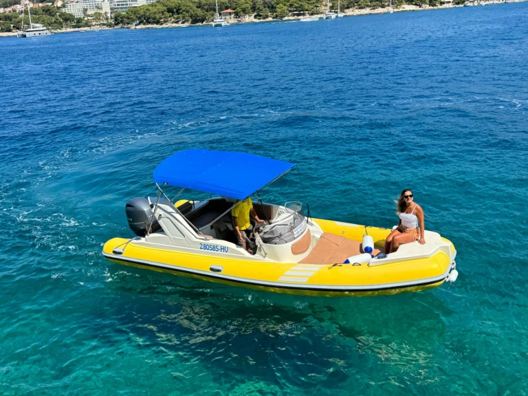 Louez un Solemar Solemar S 580 à Hvar