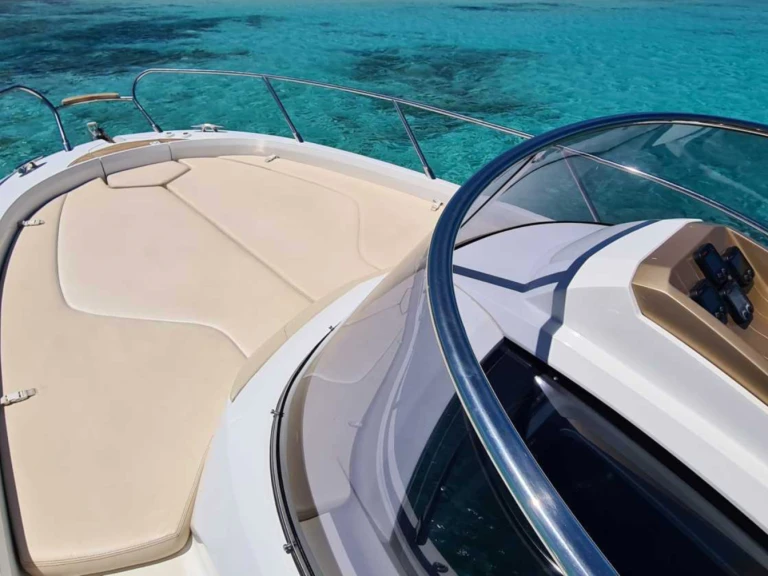 Bateau à moteur à louer à Poltu Quatu au meilleur prix