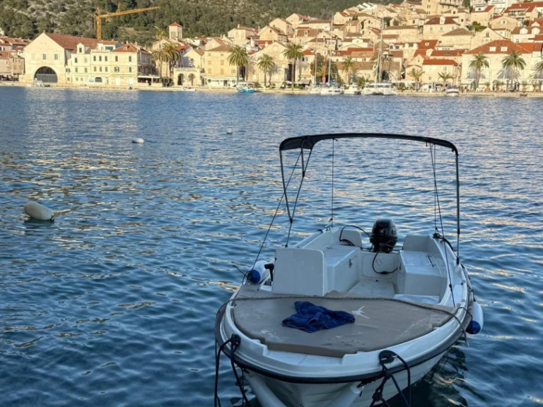Location Bateau à moteur à Hvar - Betina 500