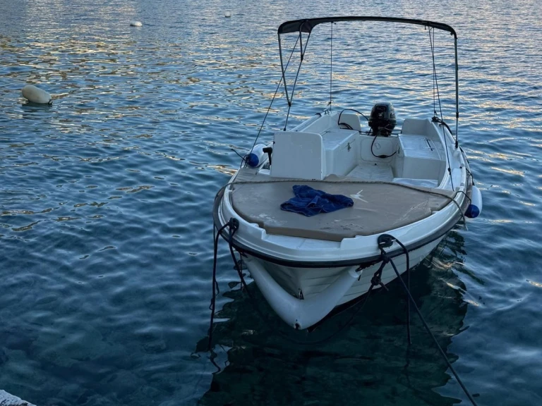 Location bateau Betina 500 à Hvar sur Samboat