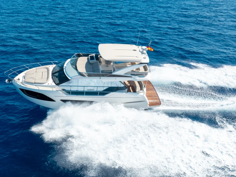 Location Bateau à moteur Absolute avec permis