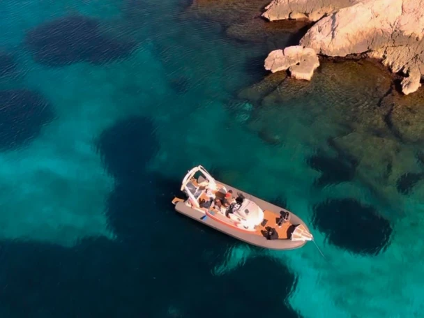 Louer Bateau à moteur avec ou sans skipper Blu and blu italy à Marseille