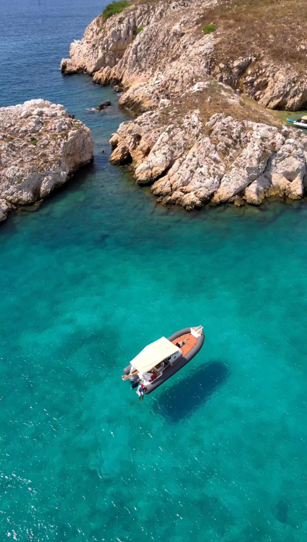 Location Bateau à moteur Blu and blu italy avec permis