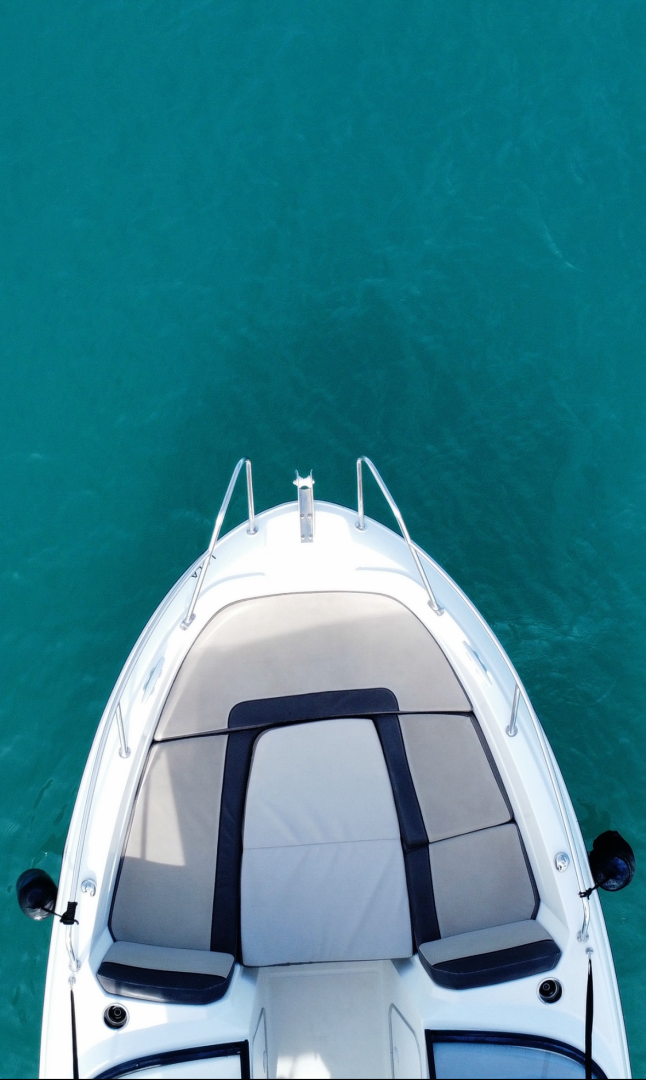 Location Bateau à moteur Jeanneau avec permis