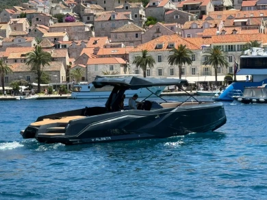 Motorboot mieten in Hvar zum besten Preis