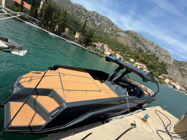 Louez un Alesta Raptor à Hvar