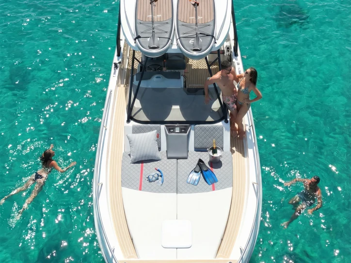 Location bateau Saver Saver 330 Sport à Portisco sur Samboat