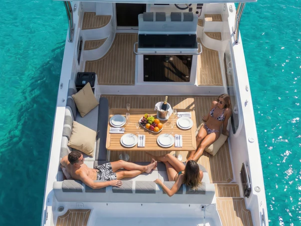 Bateau à moteur à louer à Portisco au meilleur prix