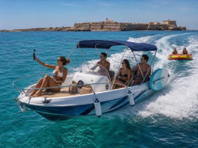 Rent a Bénéteau Flyer 550 Port d'Alicante