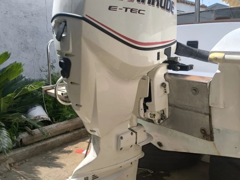Louer Bateau à moteur avec ou sans skipper Tullio-Abbate à Italie
