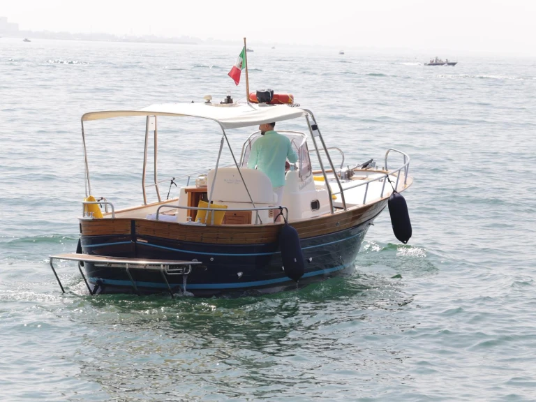 Location à Salerne - Fratelli Aprea Sorrento 7,50 open cruise sur SamBoat